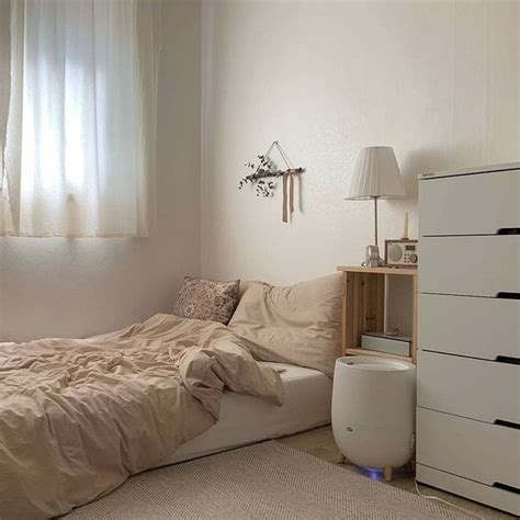 Chill aesthetic room tour small bedroom edition youtube. 𝓉𝒽𝒾𝓇𝓈𝓉𝓎𝓀𝑜𝑜𝓀𝒾𝑒 ♕ | Ide kamar tidur, Ide dekorasi kamar, Ide ...
