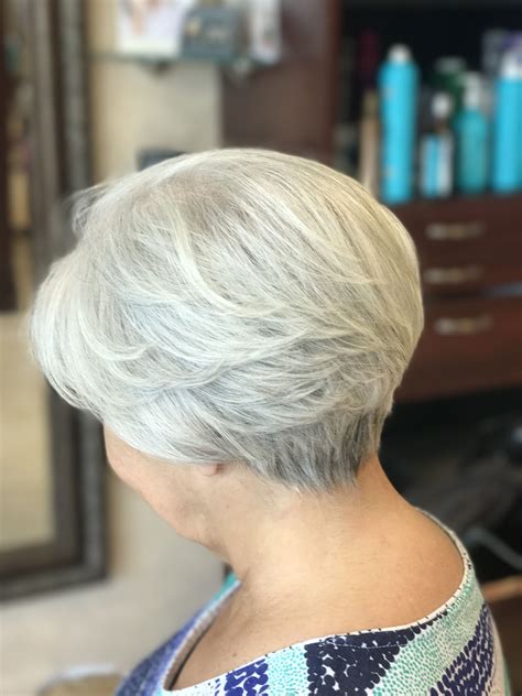 Short haircuts for women over 60 wedge cut rear view – Artofit