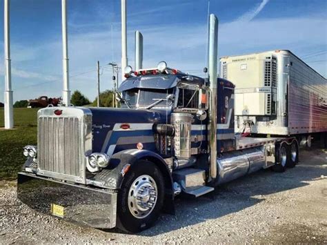 Classic Peterbilt 359 Always Loved This Paint Scheme Big Trucks