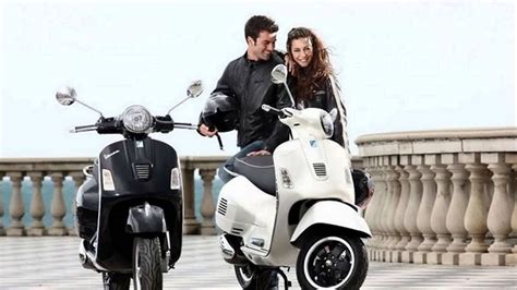 It is a parallel model to the. vespa gts 300 super sport - YouTube