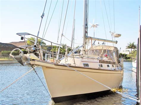 1995 Island Packet 37 Sail Boat For Sale