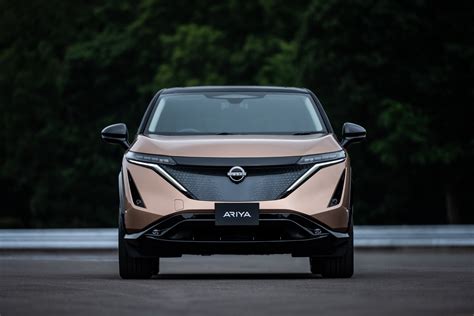 2021 Nissan Ariya Ev Debuts With Up To 300 Miles Of Range Slashgear