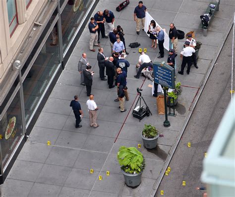 Eleven People Shot Two Fatally Outside Empire State Building The New York Times