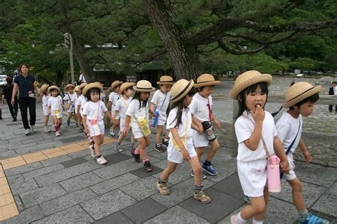 Japanese Kindergarten Children Chris Rimmer Flickr