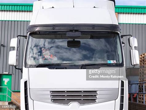 Semi Truck Head On Photos And Premium High Res Pictures Getty Images