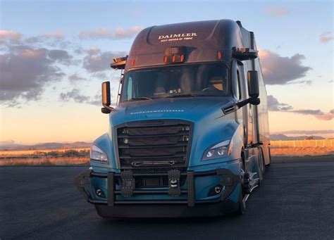 Daimler Showcases Second Generation Autonomous Freightliner Cascadia