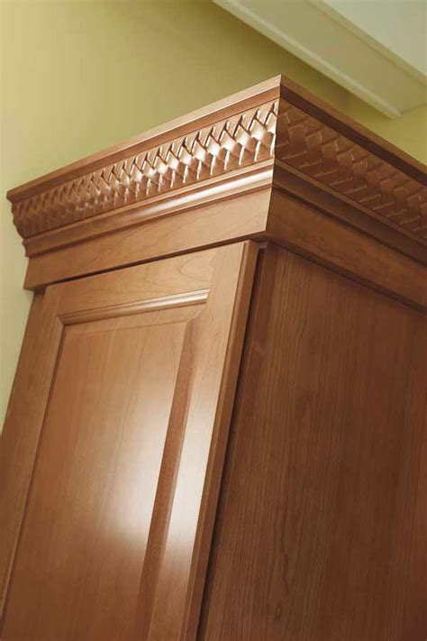 The straight lines of our colonial cabinets and crown molding pair handsomely with the. Medium Straight Angle Crown Moulding - Schrock