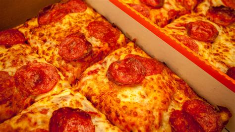 little caesars vs pizza hut which is better