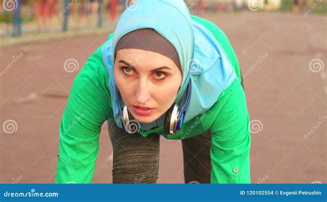 Girl Muslim Athlete In A Hijab On Low Start Stock Footage Video Of