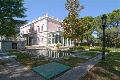 Tour A Historic Classical Mansion In Madrid Spain S