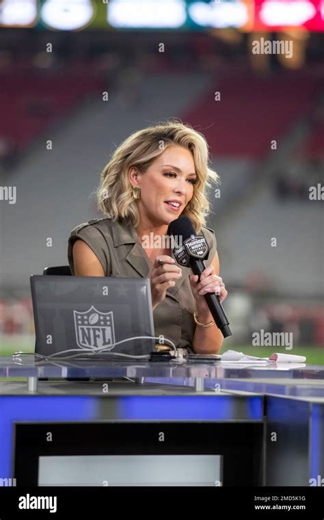 Colleen Wolfe Of The Nfl Network Speaks On Set After The Green Bay