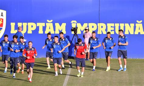 Morata slips the ball into the box and sarabia is almost in on euro 2020: România - Spania, preliminarii EURO 2020| Tricolorii cred ...