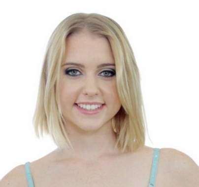 Chloe Cherry Bio Age Facial Pics Height Wiki Net Worth