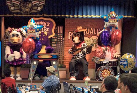 Chuck E Cheeses Animatronic Band Leaves All Restaurants But One