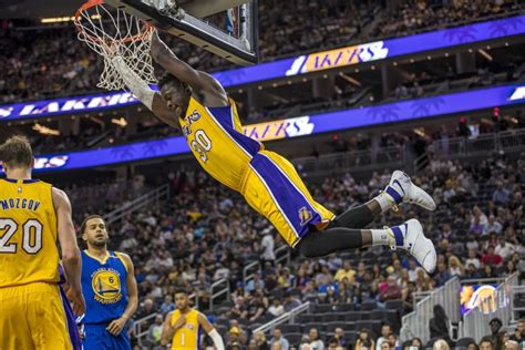 Injured curry leads warriors to win vs. Lakers vs Golden State Warriors Preseason Preview: Part Deux