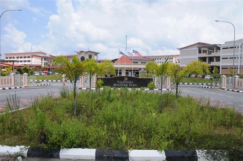 Shellgas station, 3 km northwest. HEP POLITEKNIK MUADZAM SHAH: TATACARA PEMBAYARAN YURAN ...