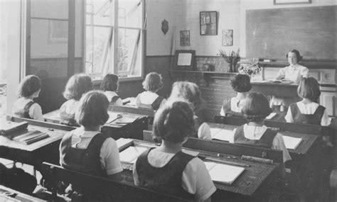 Brisbane Girls Grammar School 1940s Classroom Brisbane Gold Coast