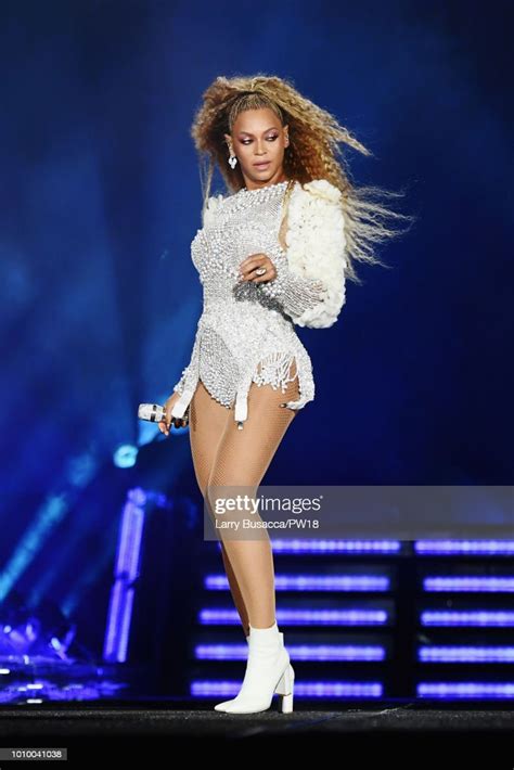 Beyonce Performs Onstage During The On The Run Ii Tour New Jersey