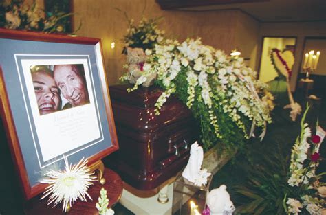 Inside Anna Nicole Smith's Home with Billionaire Who Promised to Care