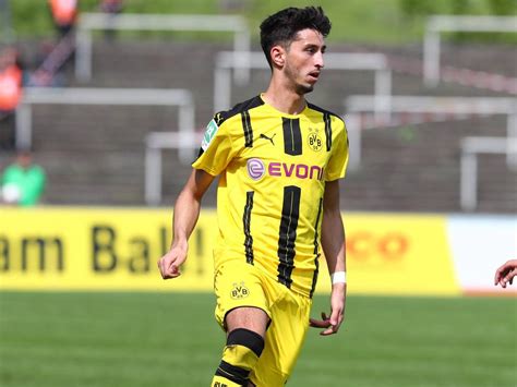 Der schweizer stellte in der 18. Holstein Kiel verpflichtet BVB-Talent