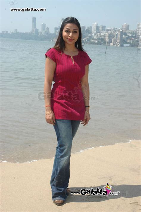 Ayesha Dharker Actress Latest Photos Galatta