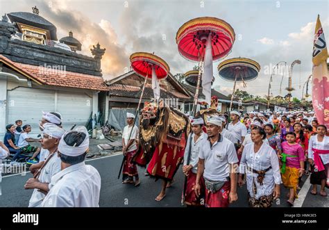 Procession Balinese Galungan Religious Ceremony Holiday Celebrating