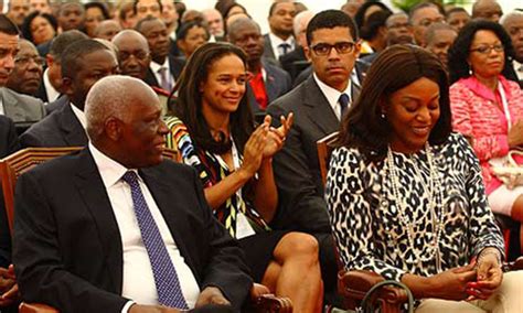 Estes pés pequenos … tudo … todos os dias … tomando os passos da vida … crescendo! Angola demite Isabel dos Santos, chefe da petroleira ...