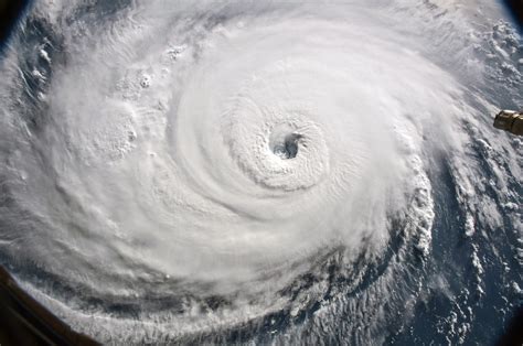 Hurricanes How These Destructive Storms Form And Why They Get So