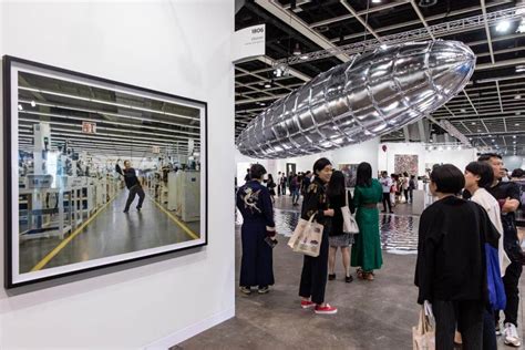 The art basel is indisputably the world's biggest fair in the international art market. 2020 香港巴塞爾Art Basel HK 各展區參展畫廊與藝術家名單出爐 ! - 非池中藝術網