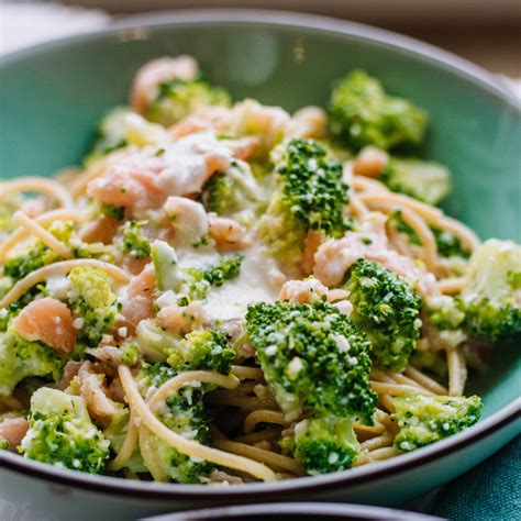 Spaghetti Met Zalm Broccoli En Fetasaus Cook A Lot By Charlot