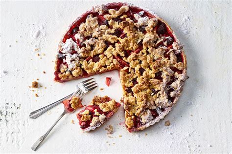 Nun geht es rund mit den weihnachtsrezepten hier im blog. Apfel-Himbeer-Kuchen mit Streusel - Annemarie Wildeisens ...