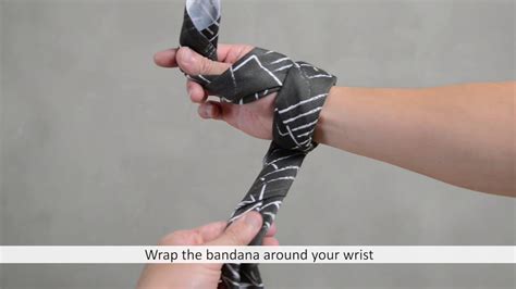 Szokásos Alakítani szegmens how to tie a bandana around your wrist