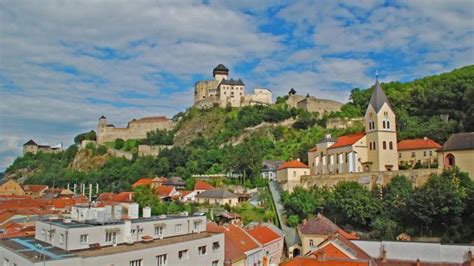 Gesetzliche feiertage 2021 in slowakei. Trencin: Ein bezaubernder Reisetipp in der Slowakei