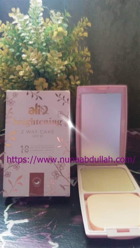 Rasa gatal yang mengangggu aktivitas ini dapat diatasi dengan menggunakan bedak pereda gatal yang beredar di pasaran. REVIEW BEDAK COMPACT ALI BRIGHTENING 2 WAY CAKE PRODUK ...