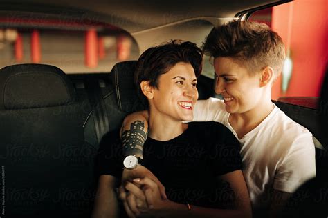 Real Lesbian Couple In Love Del Colaborador De Stocksy Alexey Kuzma Stocksy