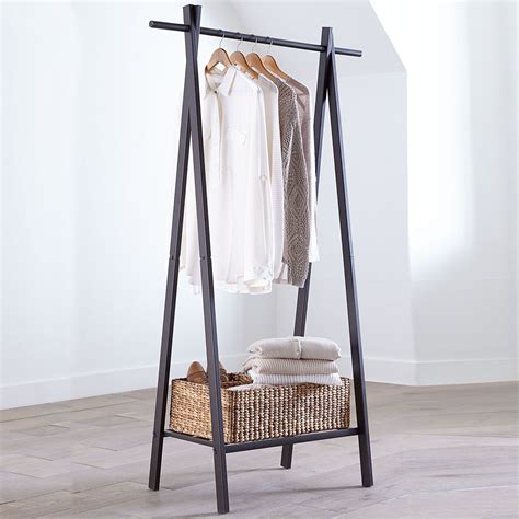 Diy ahşap mektuplar hollow depolama raf dekoratif duvar rafı için ceket şapka elbise anahtarlık organizatör banyo rafı. This sleek metal garment rack is perfect for small spaces ...