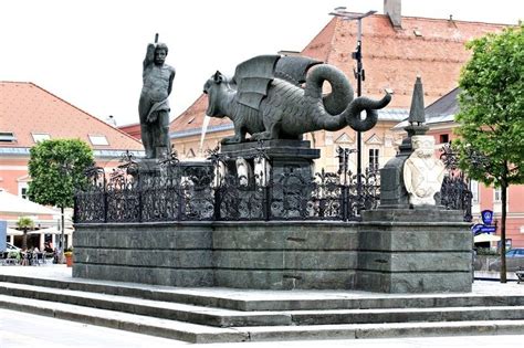 Staff was so friendly that i felt. Der Lindwurm ist das Wahrzeichen und Wappentier von ...