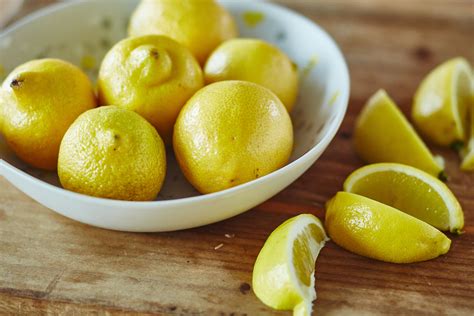 How To Keep Lemons Fresh After Cutting Them