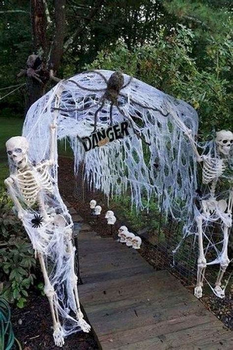 20 30 Scary Outdoor Halloween Decorations Diy
