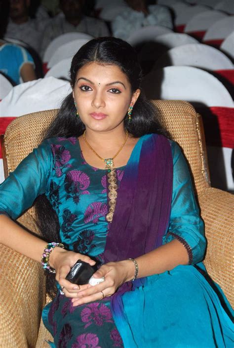 Hot And Spicy Actress Photos Gallery Actress Saranya Mohan Latest Photos