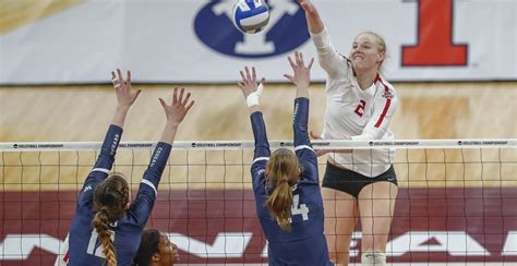Stanford Womens Volleyball Takes On Nebraska For The Title
