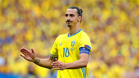Zlatan Ibrahimovic Considering Sweden Return For World Cup Campaign