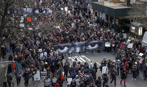 25000 March In New York To Protest Police Violence The New York Times