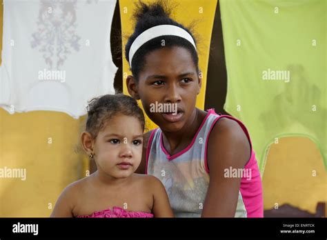 Niñas cubanas fotografías e imágenes de alta resolución Alamy