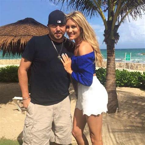 Jason Aldean Sick Of People Judging His Relationship With Brittany Kerr It S Time To Move On