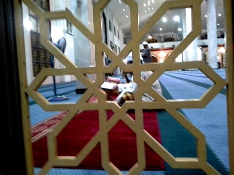 It is located next to the malacca general hospital in malacca town, malaysia. Ramadhan di Masjid Al-Azim Melaka | Tajas Media