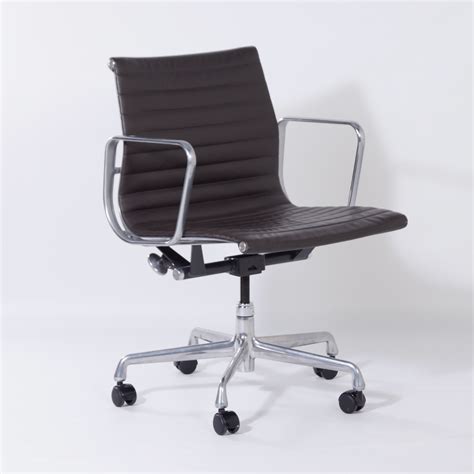Ea335 Office Chair By Charles And Ray Eames For Herman Miller 2000s