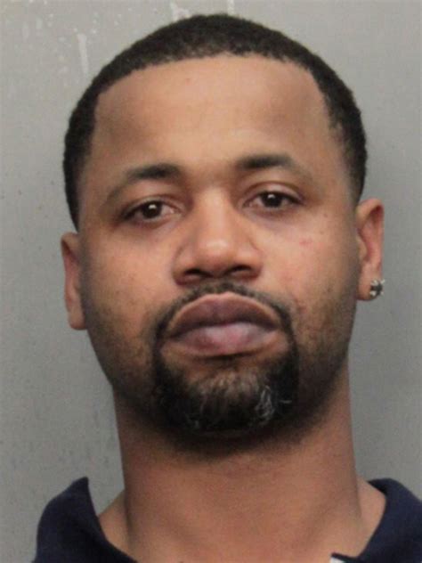 Rapper Juvenile Arrested For Alleged Fight At Miami Nightclub Cbs News