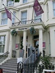 Kensington and chelsea is a great choice for travellers interested in architecture, monuments and entertainment. Budget Hotels in Earl's Court London | Book a Cheap Hotel ...
