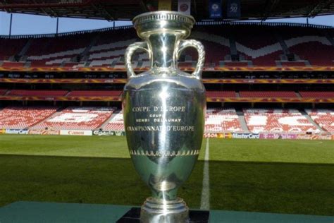 Открыть страницу «europameisterschaft 2020» на facebook. Europameisterschaft: Fußball-EM 2020 findet in mehreren ...